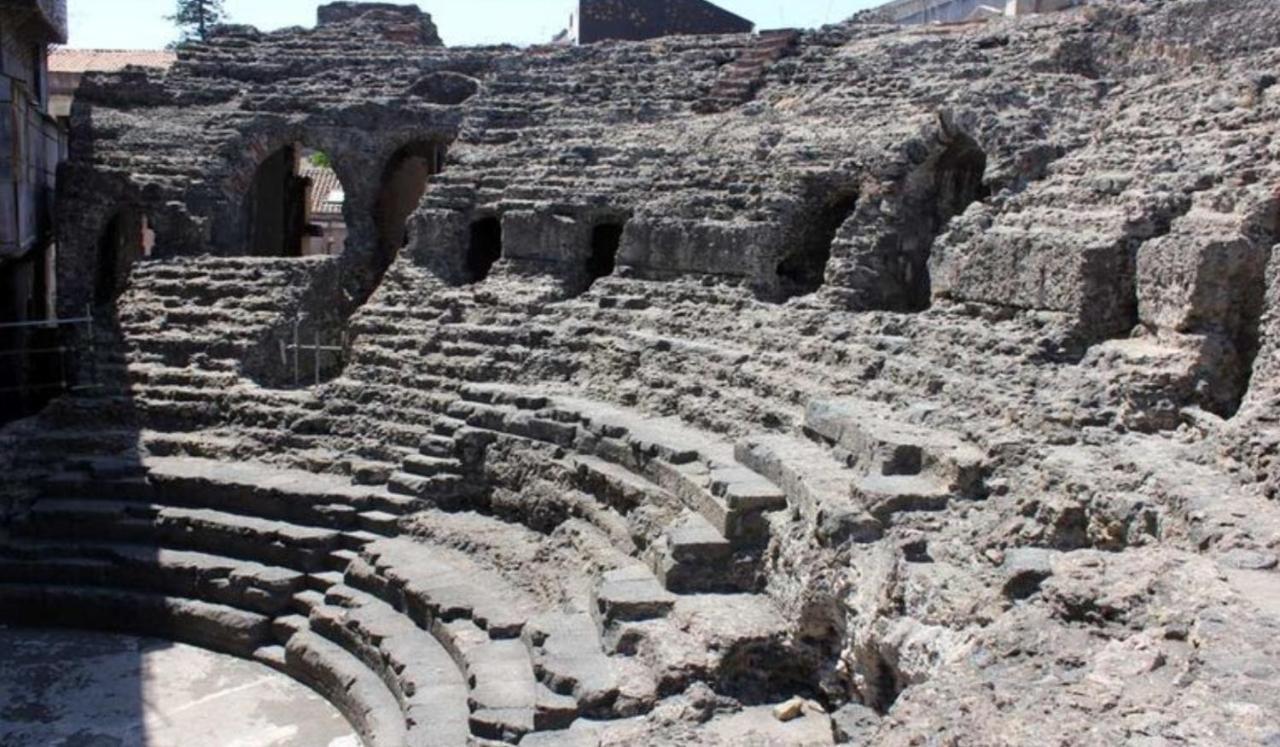 Domus Odeon La Casa Nel Parco Archeologico Di Cataniaアパートメント エクステリア 写真